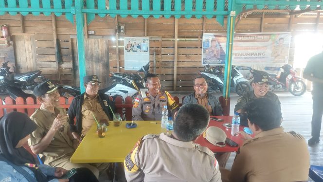 
					Polsek Rangsang Barat Gencar Cooling System, Camat dan Kades Ikut Menyukseskan Pilkada 