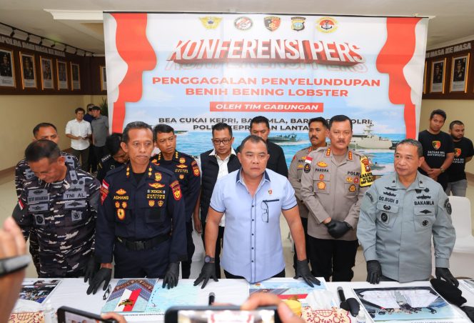 
					Tim Gabungan Amankan 189.000 Benih Lobster di Perairan Kepulauan Riau 