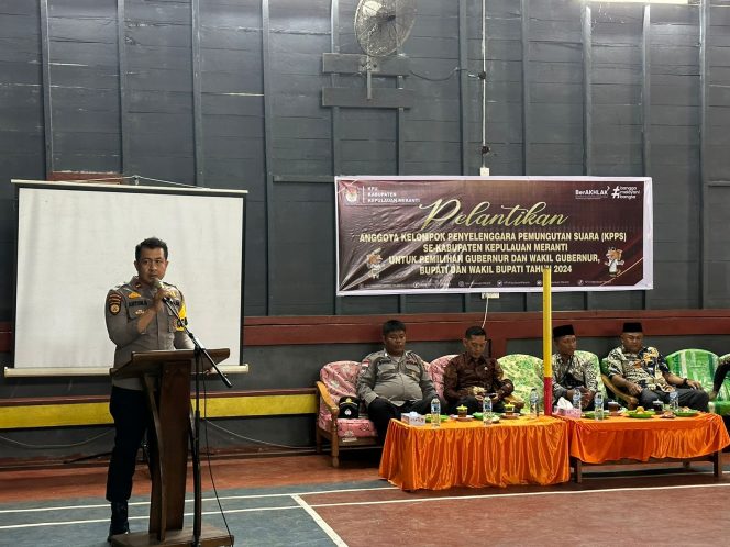 
					Kapolsek Rangsang IPDA Anton Sampaikan Hal Ini kepada Petugas KPPS Yang Baru Dilantik 