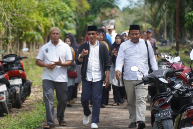 
					Paslon H Masrul Kasmy Dan Fauzi Hasan Kampanye Di Lima Titik Di Pulau Padang 