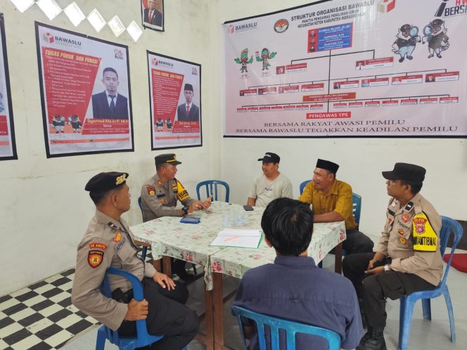 
					Polsek Reteh Lakukan Patroli dan Silaturahmi ke Kantor Bawaslu Kecamatan Reteh 