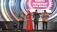 BRK Syariah Kembali Terima Penghargaan KI Award Menuju Informatif 2024