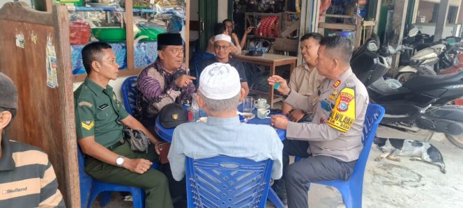 
					Pasca Pilkada 2024 Kapolsek Reteh bersama Warga bersilaturahmi Wujudkan persaudaraan