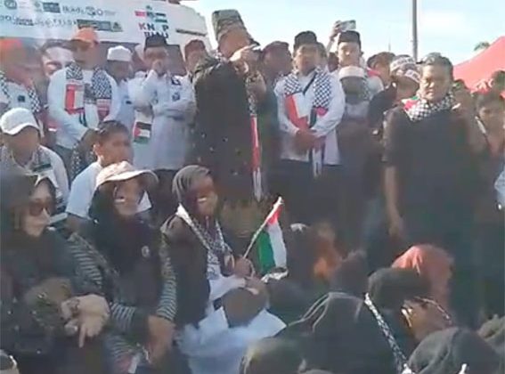 Ketum DPH LAMR Datuk Seri H. Taufik Ikram Jamil saat berorasi.