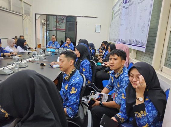 Rapat pembentukan Asosiasi Arsiparis Indonesia (AAI) Cabang Tanjungpinang.  F: Ist