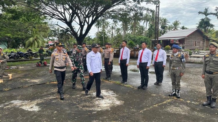 Apel Kesiapsiagaan Penanganan Karhutla di Lapangan Kantor Kecamatan Rangsang Kabupaten Kepulauan Meranti, Rabu (14/05/2025). F: Ist