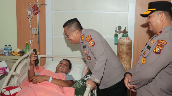 
					Anggota Sakit, Kapolres dan Waka Polres Langsung Turun