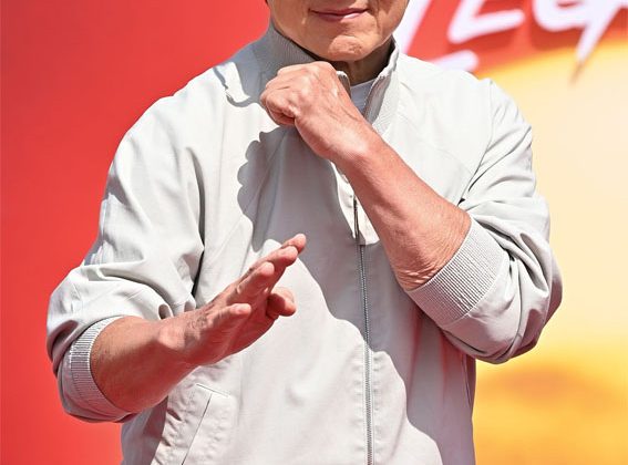 Jackie Chan. F: Net