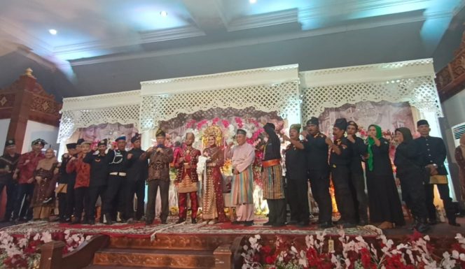 
					Teriakan Daerah Istimewa Riau di pesta pernikahan.