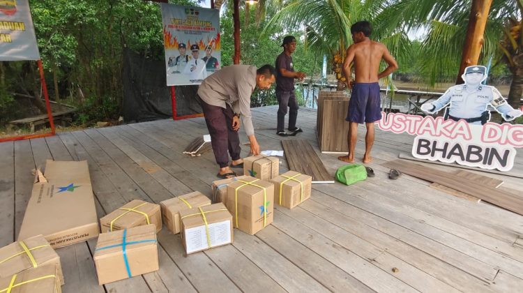 Pos Bhabinkamtibmas Pulau Terluar NKRI Terima Bantuan 1.000 Buku dari Perpustakaan Nasional