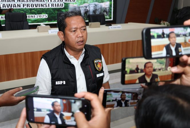 
					Direktur Reserse Kriminal Umum Polda Riau, Kombes Asep Darmawan.