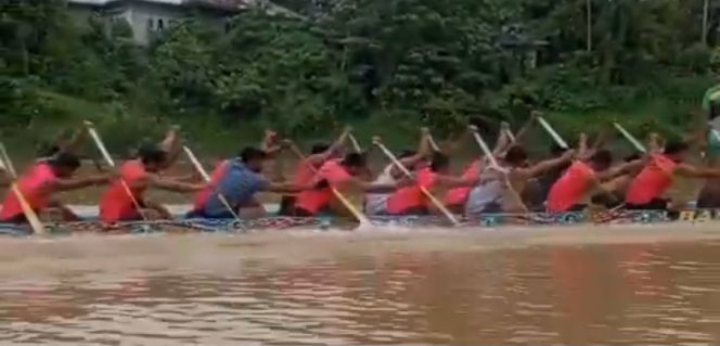 
					Pacu Jalur di Kuansing.