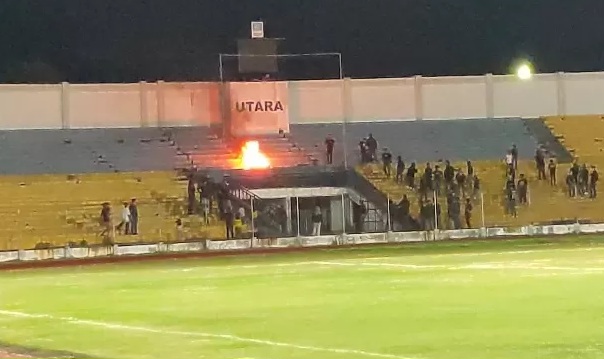 Pembakaran stadion di Rumbai, Pekanbaru.