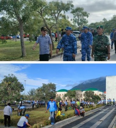 Kegiatan Bakti Teritorial Prima TNI bersama Masyarakat melalui gotong royong di Komplek Masjid Agung Baitul Izzah, Ranai. F: Ist