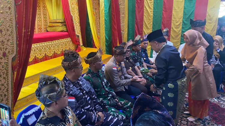 Danposal Selatpanjang Terima Gelar Adat Melayu Dari LAMR