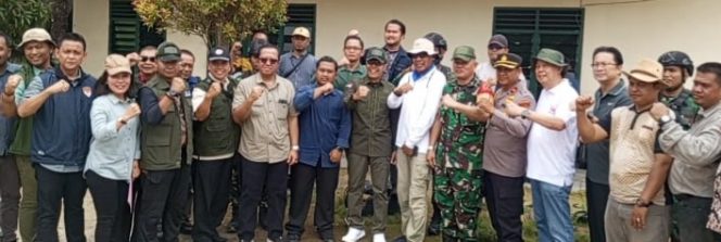 
					Warga Desa Kepau Jaya yang sebelumnya sempat bersengketa.