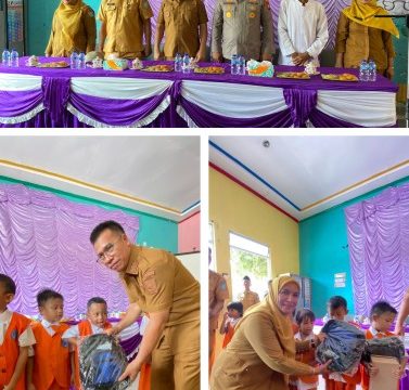 Bupati Kepulauan Anambas, Aneng bersama Kapolres Kepulauan Anambas AKBP I Gusti Ngurah Agung Budianaloka, S.I.K., M.H. membagikan perlengkapan seragam Sekolah Untuk Anak Sekolah PAUD dan TK. F: Ist
