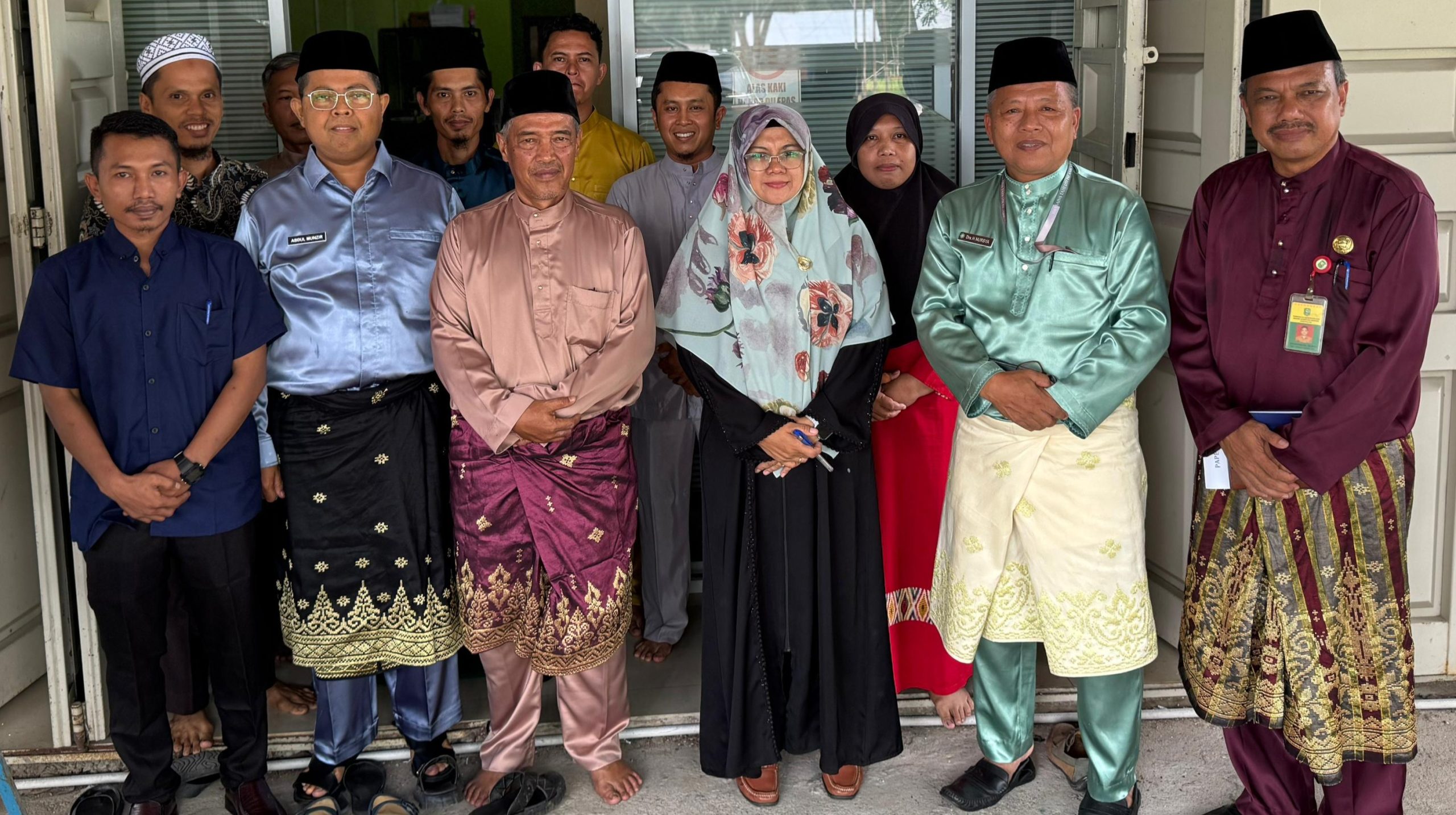 Bupati Siak Dr. Afni Z,M.Si saat mengunjungi Kantor LPTQ Kabupaten Siak.