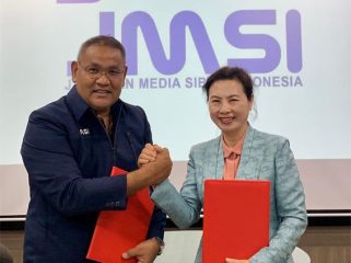 Tandatangani MoU antara Sekretaris Eksekutif ACJA Wu Xu dan Ketua Umum JMSI Teguh Santosa di gedung VOI Media Jalan Tanah Abang III, Jakarta. F: Ist