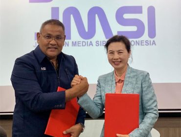 Tandatangani MoU antara Sekretaris Eksekutif ACJA Wu Xu dan Ketua Umum JMSI Teguh Santosa di gedung VOI Media Jalan Tanah Abang III, Jakarta. F: Ist