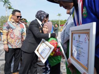 Bupati Siak Afni. F: Ist