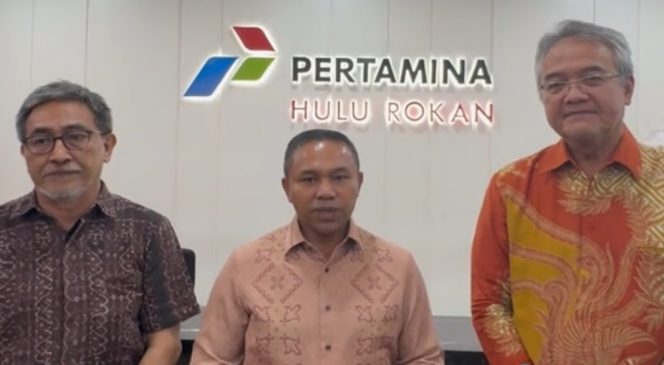 
					Gubernur Riau Abdul Wahid bersama pimpinan PHR dan SKK Migas.