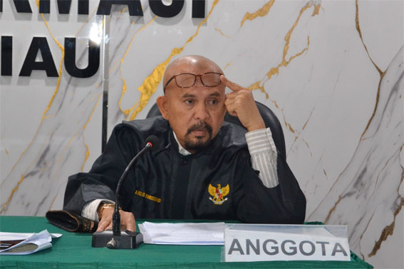 H Zufra Irwan SE, MM Cmed, SpAp, Komisioner KI Provinsi Riau, Bidang Advokasi Sosialisasi dan Edukasi. F: Ist