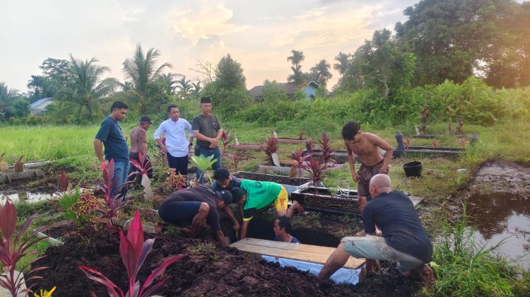 Polisi Meranti Jamin Pemakaman Korban Gantung Diri Tanpa Keluarga