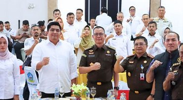 Foto bersama saat penyuluhan dan penerangan hukum peran Kejaksaan dalam mengawal investasi, di Aula Bandar Seri Bentan. F: Ist
