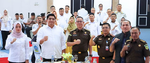 Foto bersama saat penyuluhan dan penerangan hukum peran Kejaksaan dalam mengawal investasi, di Aula Bandar Seri Bentan. F: Ist
