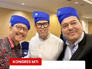 Mantan Wakil Menteri Perhubungan RI sekaligus mantan Kepala Otorita IKN, Bambang Susantono (Baju Batik), hadir Seminar Nasional dan Kongres X MTI. F: Ist