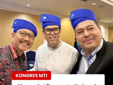 Mantan Wakil Menteri Perhubungan RI sekaligus mantan Kepala Otorita IKN, Bambang Susantono (Baju Batik), hadir Seminar Nasional dan Kongres X MTI. F: Ist