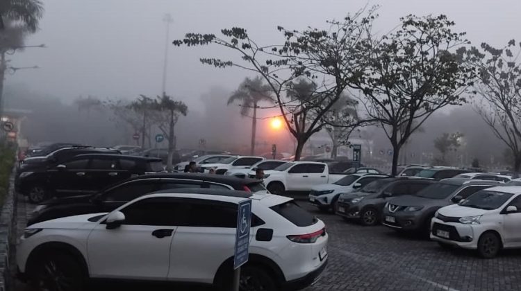 Kabut menyelimuti Kota Pekanbaru. (Foto: ist)