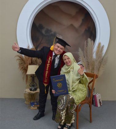 Perjuangan Dalam Diam Seorang Bunda: Cinta yang Tetap Tegak Meski Diuji Kehilangan.