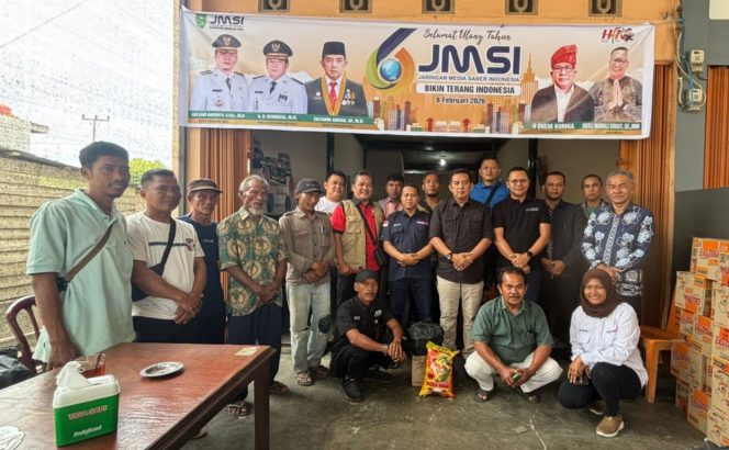 
					Pengurus JMSI Inhu foto bersama setelah memperingati milad ke-6 dan HPN 2026. (Foto: ist)
