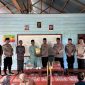 Foto : Kapolsek Rangsang AKP Gunawan Pimpin Penyaluran Bantuan Sosial ke Ponpes An-Nur Tanjung Samak