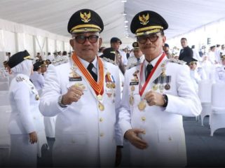 Wali Kota Tanjungpinang, Lis Darmansyah (kiri) dan Wakil Wali Kota Tanjungpinang, Raja Ariza (kanan). (Foto: Diskominfo Tanjungpinang) 