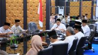 Hari Terakhir Jelang Libur Lebaran, Bupati Roby Pimpin Rapat Staf