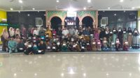Alumni SMAN 1 Tanjungbatu Kundur Angkatan 91, Santuni 77 Anak Yatim Piatu di Ungar