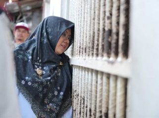 Bupati Siak Afni Zulkifli berdialog dengan warga binaan Lapas Siak. (Foto: ist)