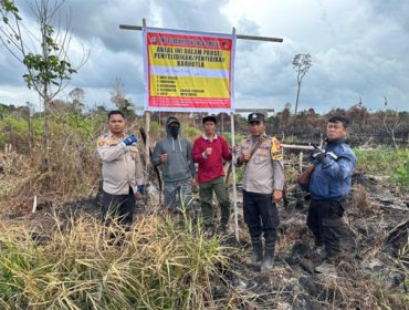 Sosialisasi dan pemasangan himbauan dilakukan di Kelurahan Batu Teritip, Kecamatan Sungai Sembilan. (Foto: ist)