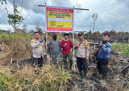 Sosialisasi dan pemasangan himbauan dilakukan di Kelurahan Batu Teritip, Kecamatan Sungai Sembilan. (Foto: ist)