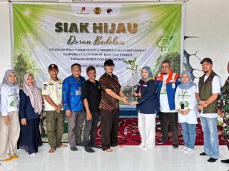 Penanaman 2.000 pohon di Kampung Dosan, Siak, oleh PT BSP dan World Cleanup Day Riau. (Foto: ist)