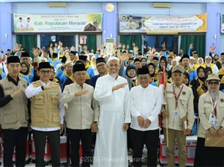 Pelepasan keberangkatan JCH asal Kepulauan Meranti di Aula Arafah II Asrama Haji BP Batam. (Foto: ist)