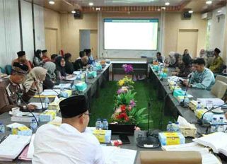 Pansus DPRD Kota Batam bahas Ranperda (LKP) Wali Kota Batam Tahun Anggaran 2025. (Foto: Humas DPRD Batam) 