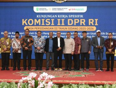 Kunjungan Kerja Spesifik Komisi II DPR RI ke  PT Bank Riau Kepri Syariah. Foto: ist) 