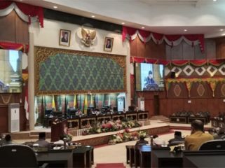 Rapat paripurna DPRD Riau terkait penyampaian laporan hasil kerja Pansus terhadap LKPJ kepala daerah 2025. (Foto: ist)