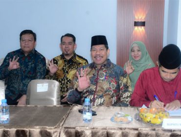 Halal Bihalal Forum Komunikasi Pemuka Masyarakat Riau (FKPMR) di Balai Dang Merdu BRK Syariah. (Foto: ist)