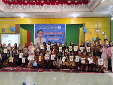 Relawan Ruang Asa Project berpose bersama usai kegiatan edukatif dan inklusif dalam rangka Hari Kartini di Pekanbaru. (Foto: ist)