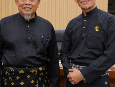 Datuk Seri Taufik Ikram Jamil dan Datuk Jonnaidi Dasa. (Foto: ist)